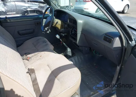 1992 Toyota Pickup 1/2 Ton Short Wheelbase из США, поврежденный, VIN JT4RN81A6N0102277